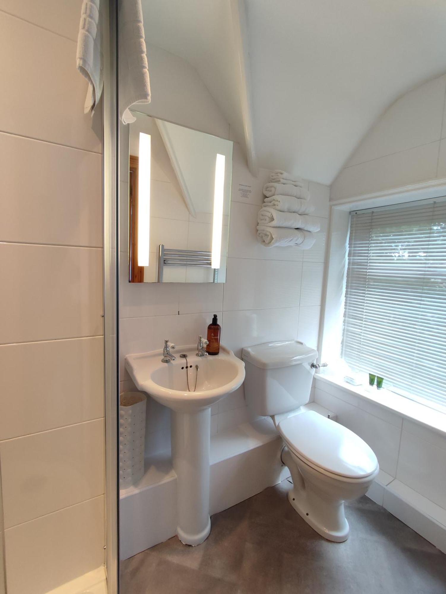 Anton Guest House Bed And Breakfast Shrewsbury Eksteriør bilde