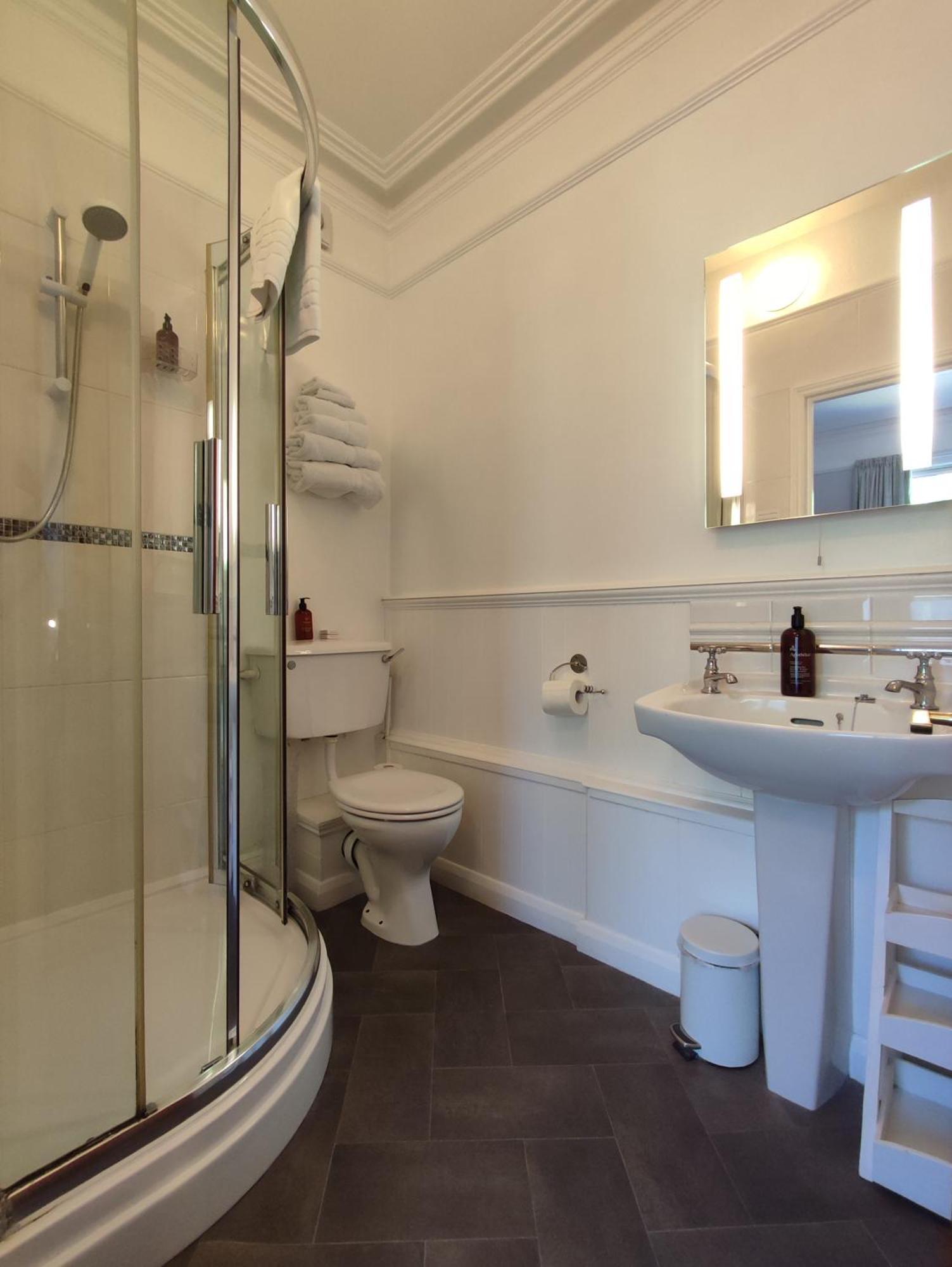 Anton Guest House Bed And Breakfast Shrewsbury Eksteriør bilde